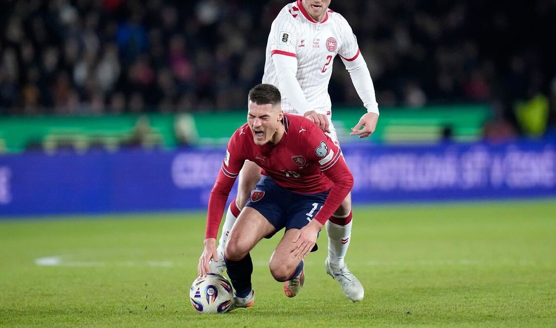 Leverkusens Stürmer Schick und seine Tschechen gegen Favorit Dänemark.