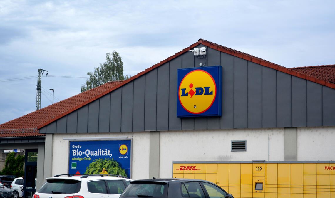 Lidl wird umziehen und sich im Zuge dessen vergrößern. Fotos: Stahlfeld