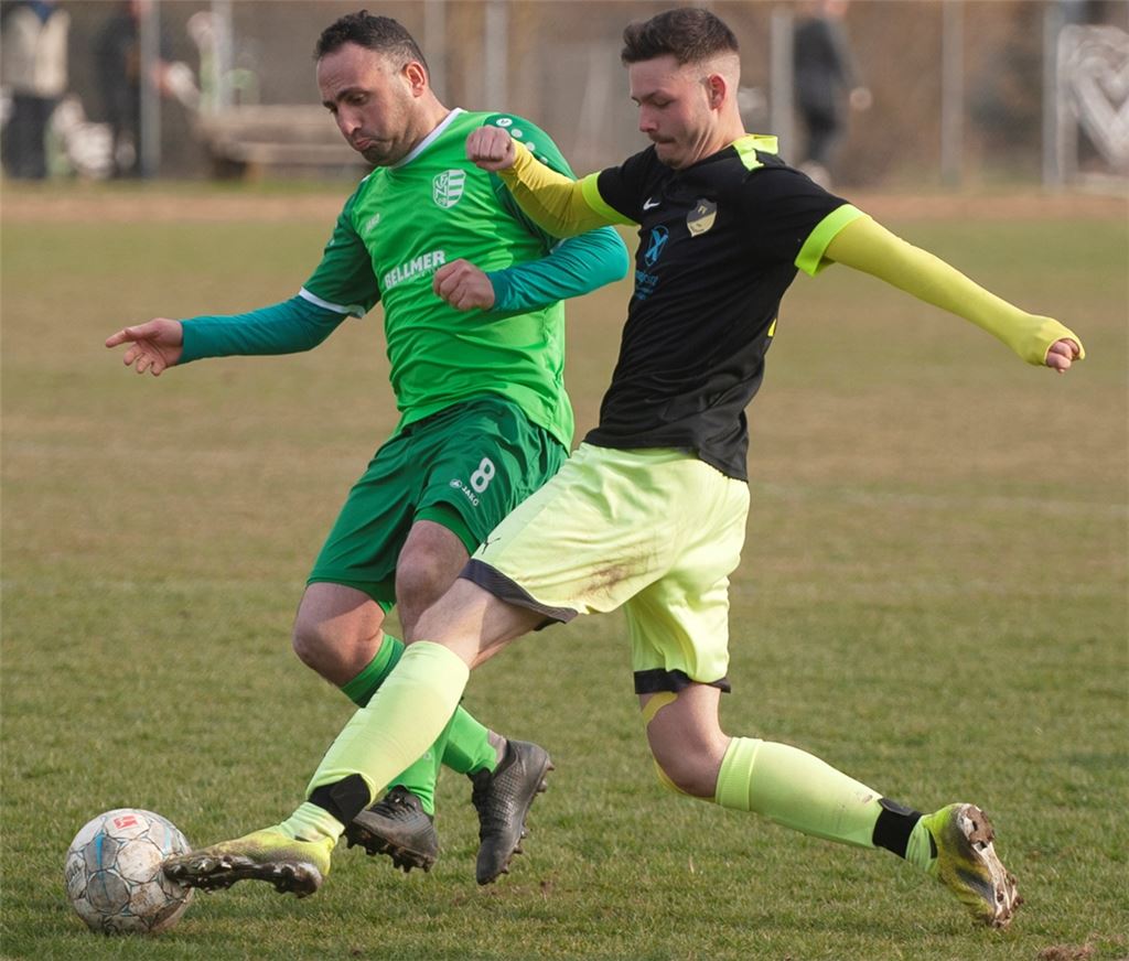 Lienzingen schlägt Niefern. Foto: Fotomoment