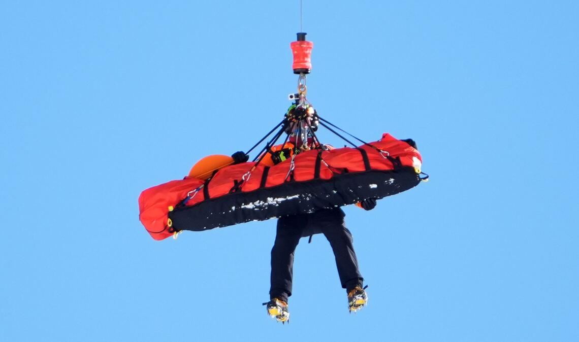 Lindsey Vonn wird nach ihrem Sturz mit dem Hubschrauber abtransportiert. (Archivbild)