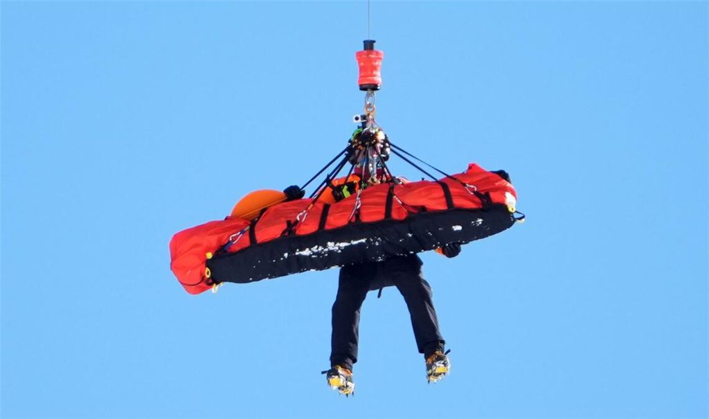 Lindsey Vonn wird nach ihrem Sturz mit dem Hubschrauber abtransportiert. (Archivbild)