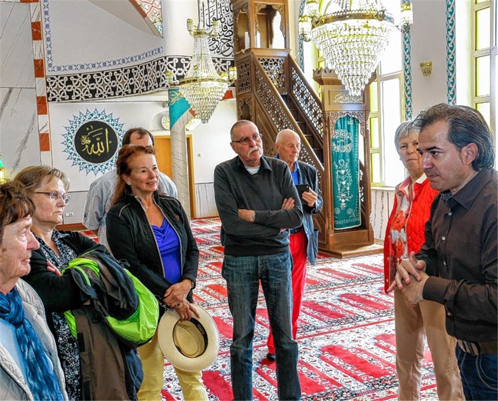 „Wir distanzieren uns von Extremisten“