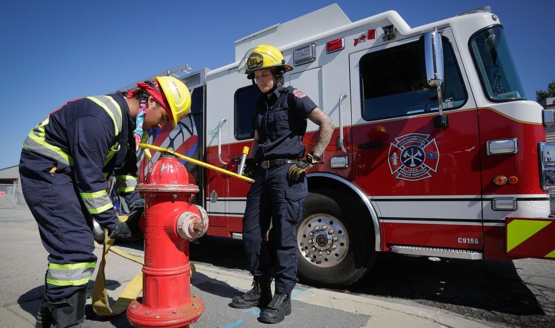 Bilder des Tages Löschen wie die Großen: Junge Feuerwehrleute in Kanada