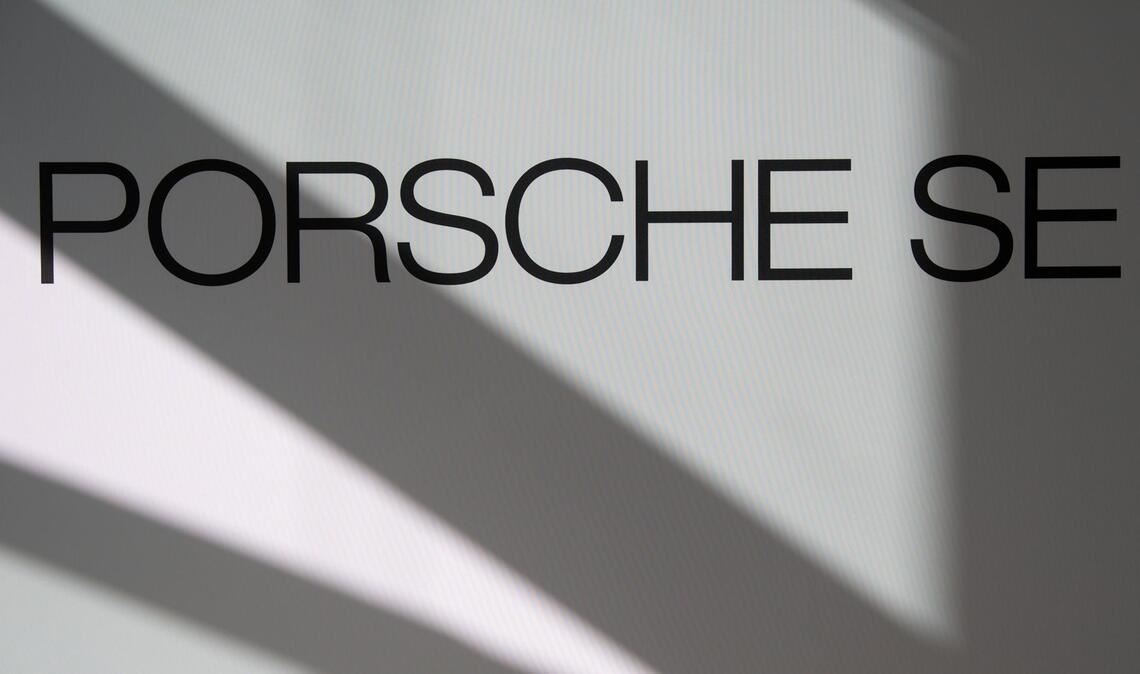 Logo und Schriftzug der Porsche SE.