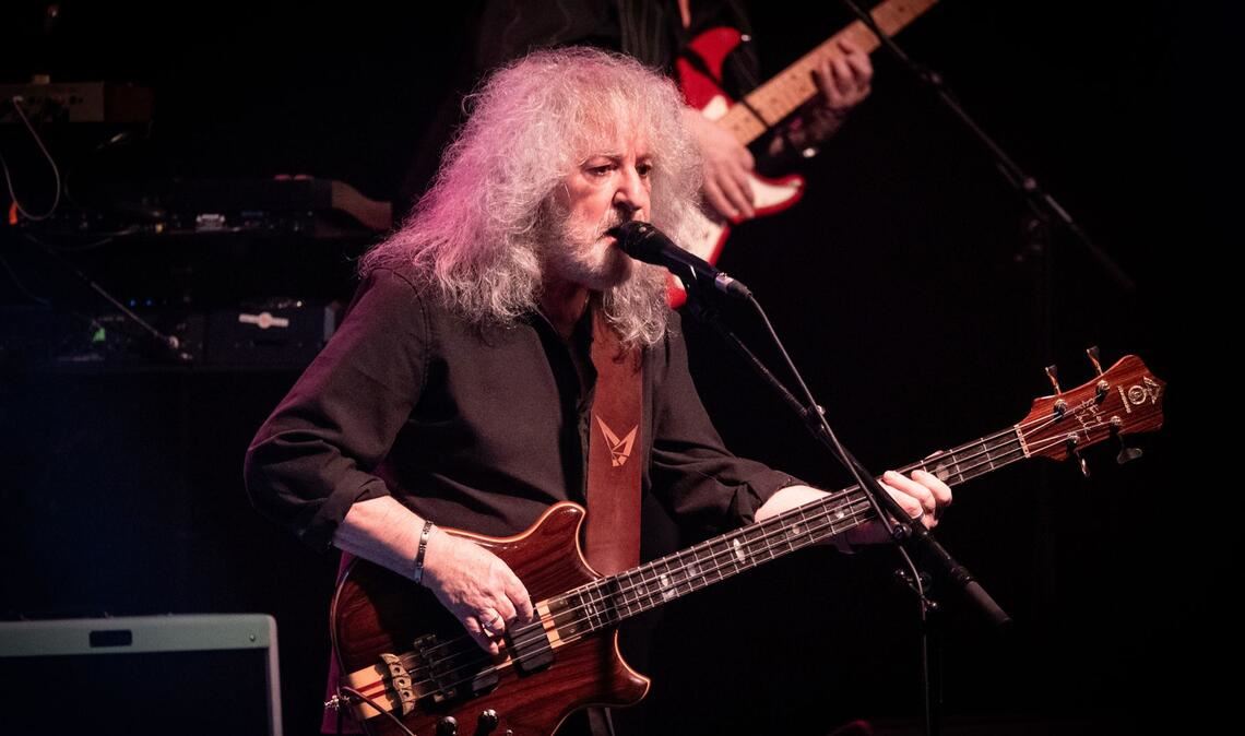 Los Holroyd ist mit seiner Band Barclay James Harvest  in Stuttgart aufgetreten.
