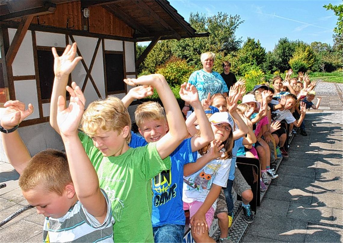 Los geht’s: 26 Kinder besuchen die Dampfbahnfreunde Ötisheim.Foto: Stahlfeld