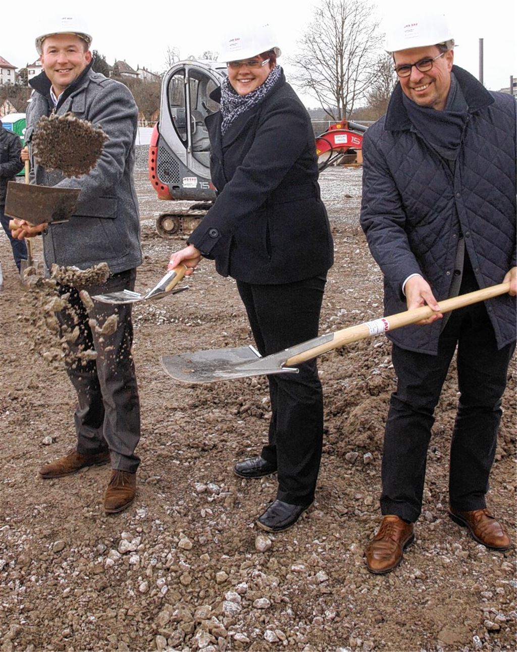Los geht’s: OB Frank Schneider (re.) mit Polster-Chef Mirko Schindler und dessen Mitarbeiterin Cindy Peters, die für das Gartenschau-Catering verantwortlich sein wird.
