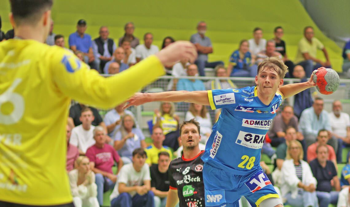 Die SG Eutingen stürmt an die Spitze der dritten Liga Luca Mariani steuert fünf Treffer zum verdienten Sieg der Eutinger Drittliga-Handballer bei. Foto:Jürgen Müller