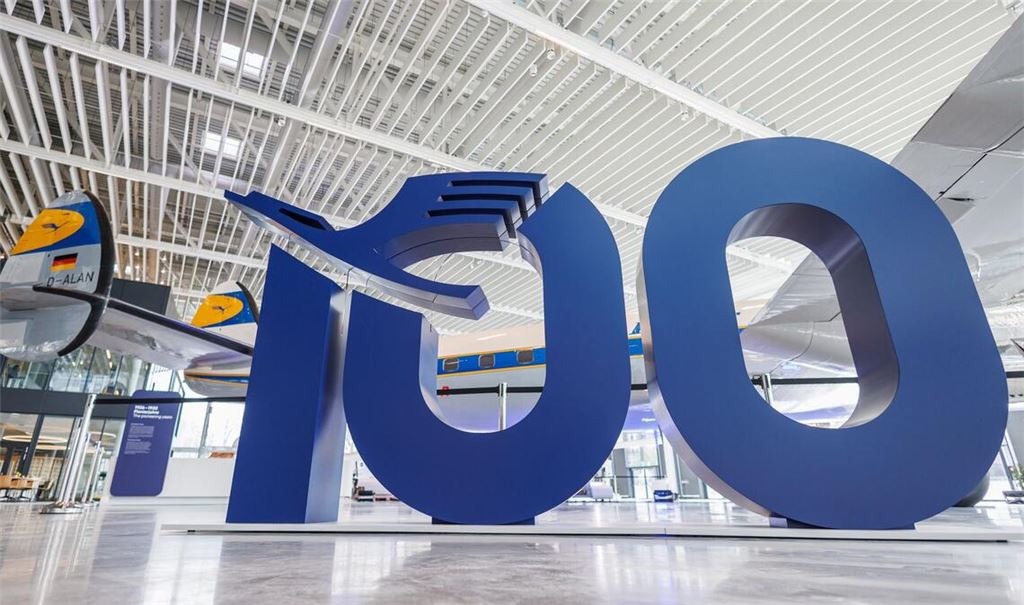 Lufthansa meldet zum Jubiläum Milliardengewinn.