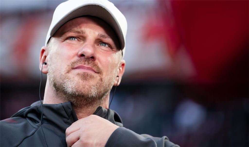 Lukas Kwasniok vom Fußball-Bundesligisten 1. FC Köln hat nach irritierenden Worten um Entschuldigung gebeten.