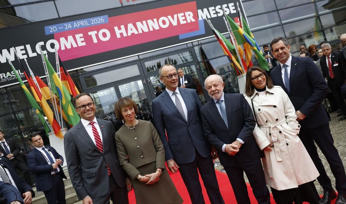 Lula wird bei seiner Deutschlndreise von seiner Frau Janja begleitet.