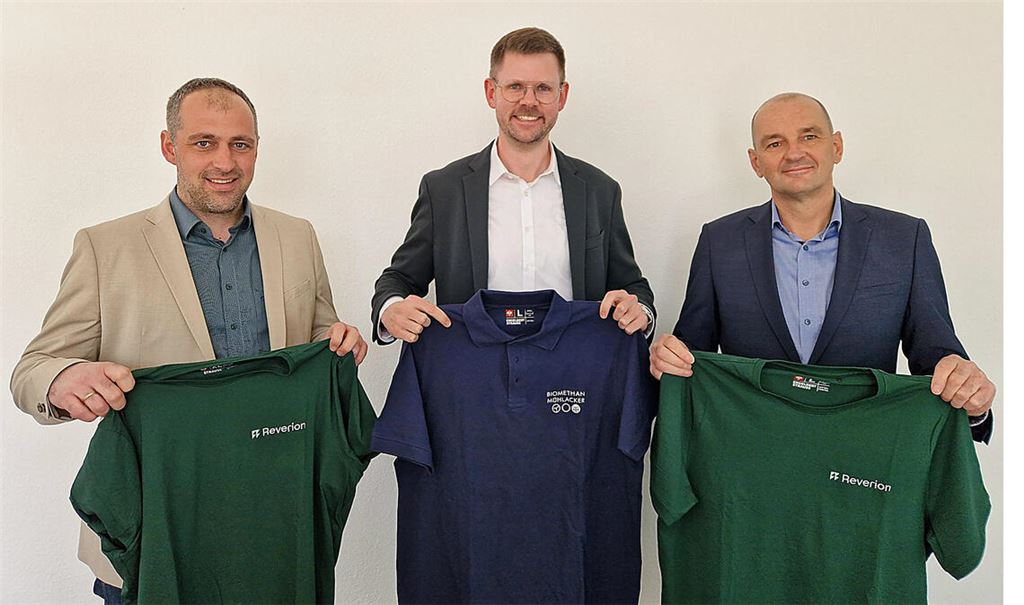 Machen gemeinsame Sache, um die Energiewende voranzutreiben (v. li.): Thomas Gutjahr (Geschäftsführer der Biomethananlage Mühlacker), Maximilian Schmitt (Leiter Vertrieb und Marketing bei Reverion) sowie Stadtwerke-Geschäftsführer Roland Jans. Fotos: Stadtwerke Mühlacker/Reverion