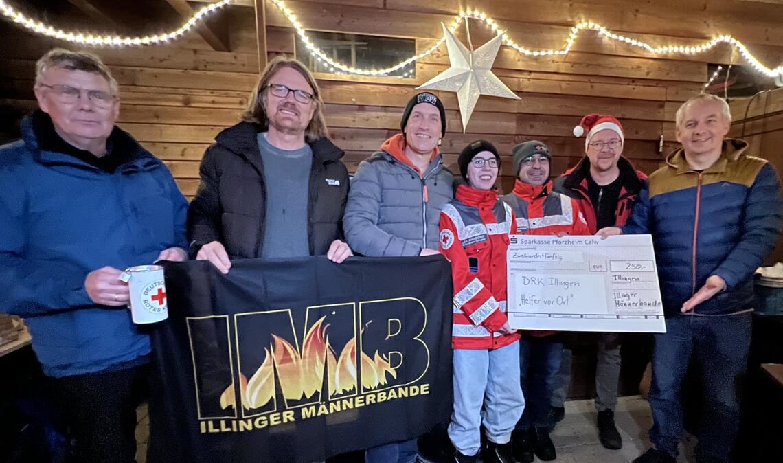 Männerbande spendet fürs DRK. Foto: privat