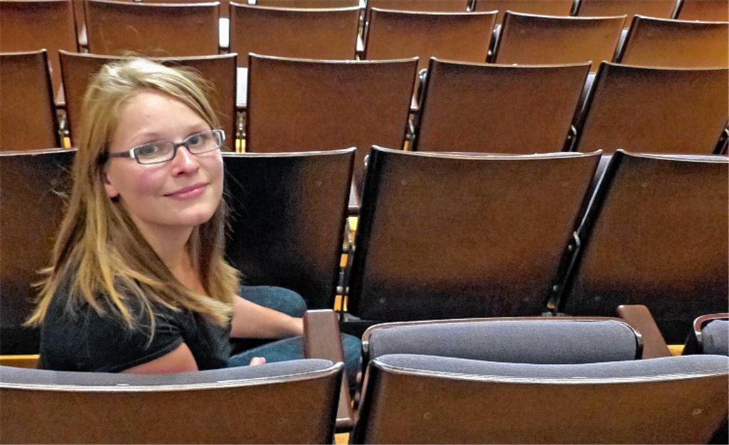 Mäuschen spielen im Zuschauerraum: Isabelle Bischof sitzt als Dramaturgin oft bei den Proben und schaut, „wie das Stück auf mich wirkt“.