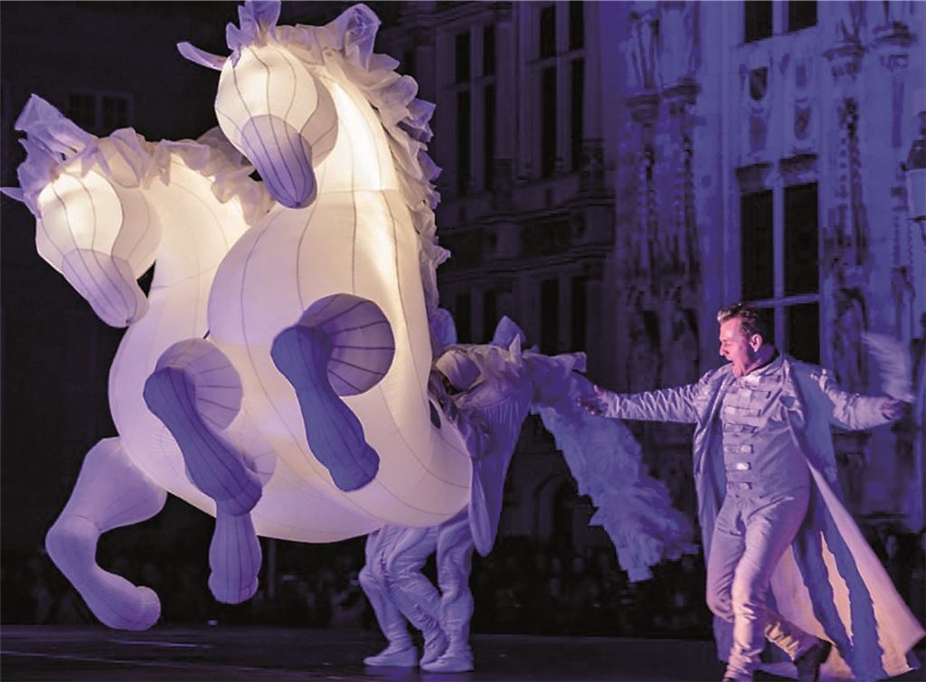 Magische Momente verspricht die Compagnie des Quidams, die Ende des Monats beim Pforzheimer Straßentheater-Festival auftreten wird. Foto: privat