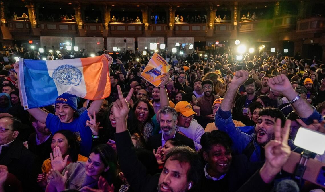 Mamdanis Anhänger feierten ihn.