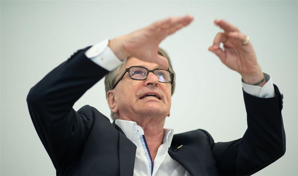 Manfred Lucha erläutert seine Ideen zur Krankenversicherung.