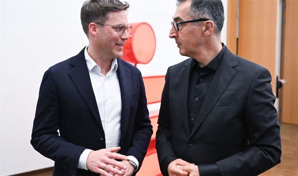 Manuel Hagel (CDU, links) und Cem Özdemir (Grüne) – die Spitze der künftigen Landesregierung. Schon vor dem Landtagswahlkampf hatten sich Postenjäger bei ihnen gemeldet.