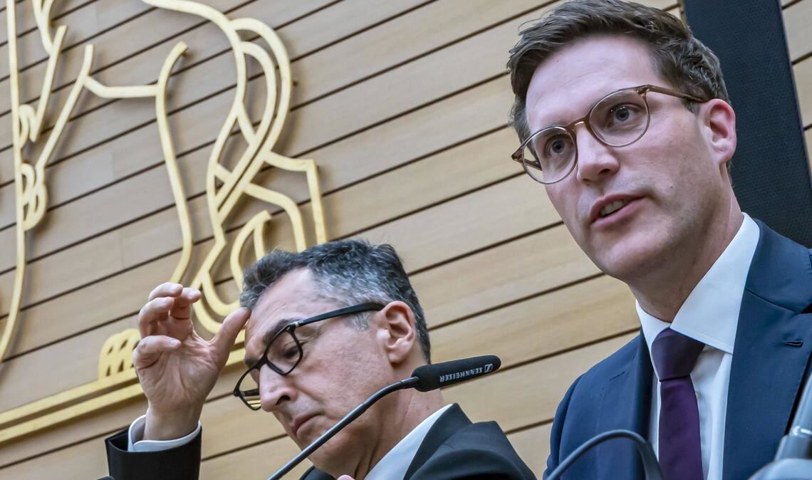 Manuel Hagel (Rechts) und die CDU gehen selbstbewusst in die Koalitionsgespräche mit den Grünen um Cem Özdemir.