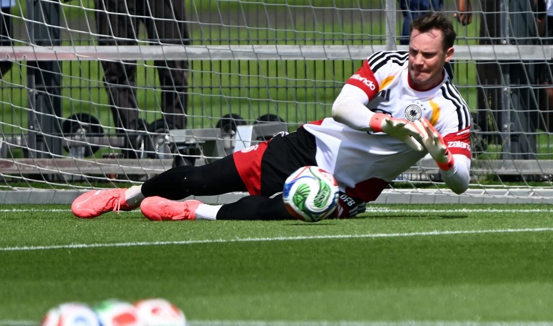 Manuel Neuer wird bei der Generalprobe vor der WM nicht im Tor stehen. (Archivbild)