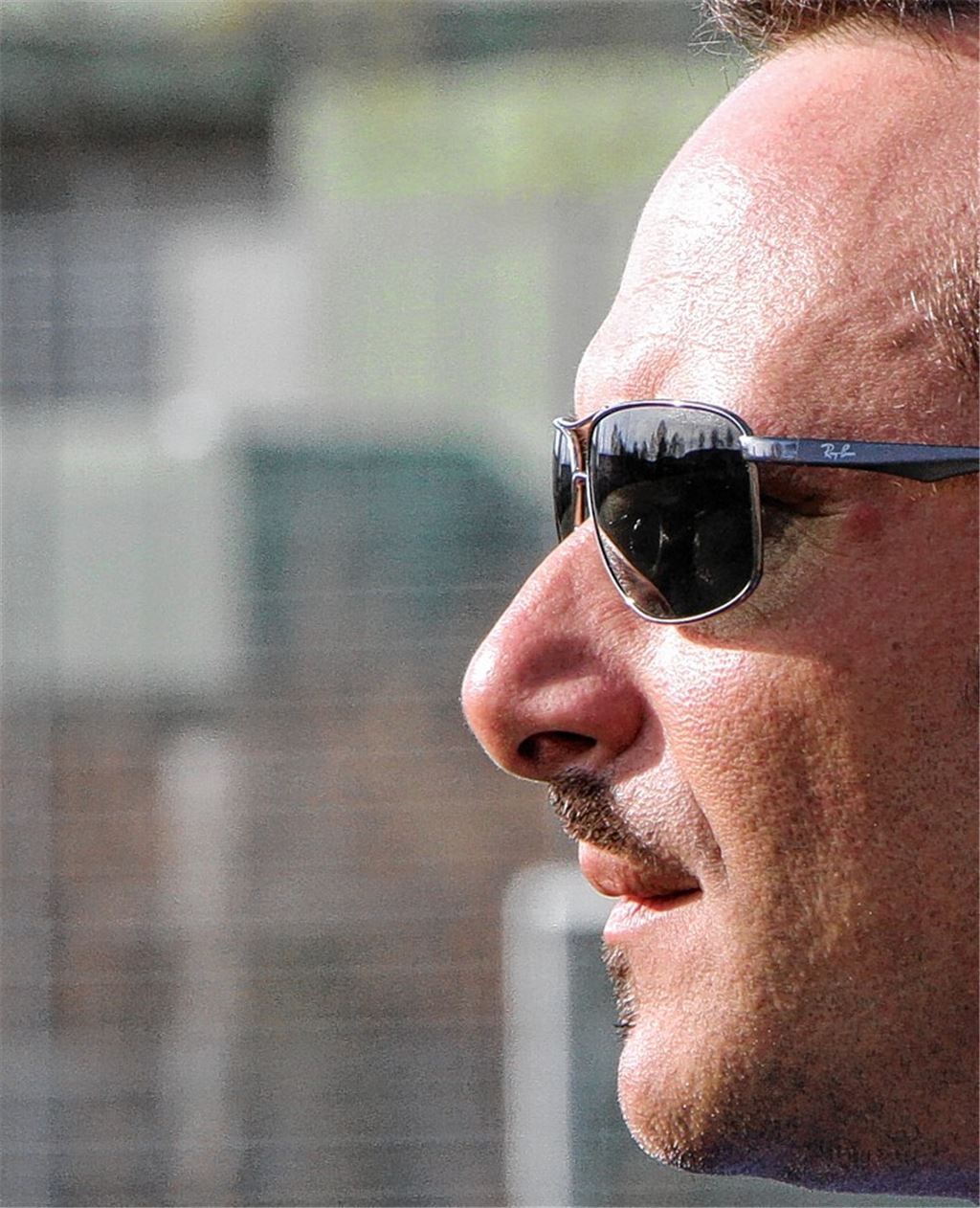 Marcello Solombrino hat den SV IIlingen zur Mitte der vergangenen Saison als Bezirksliga-Schlusslicht übernommen, konnte aber den Abstieg trotz ansteigender Tendenz nicht verhindern. Nun ist er nur mit seiner Mannschaft nur noch vier Siege vom Wiederaufstieg entfernt.