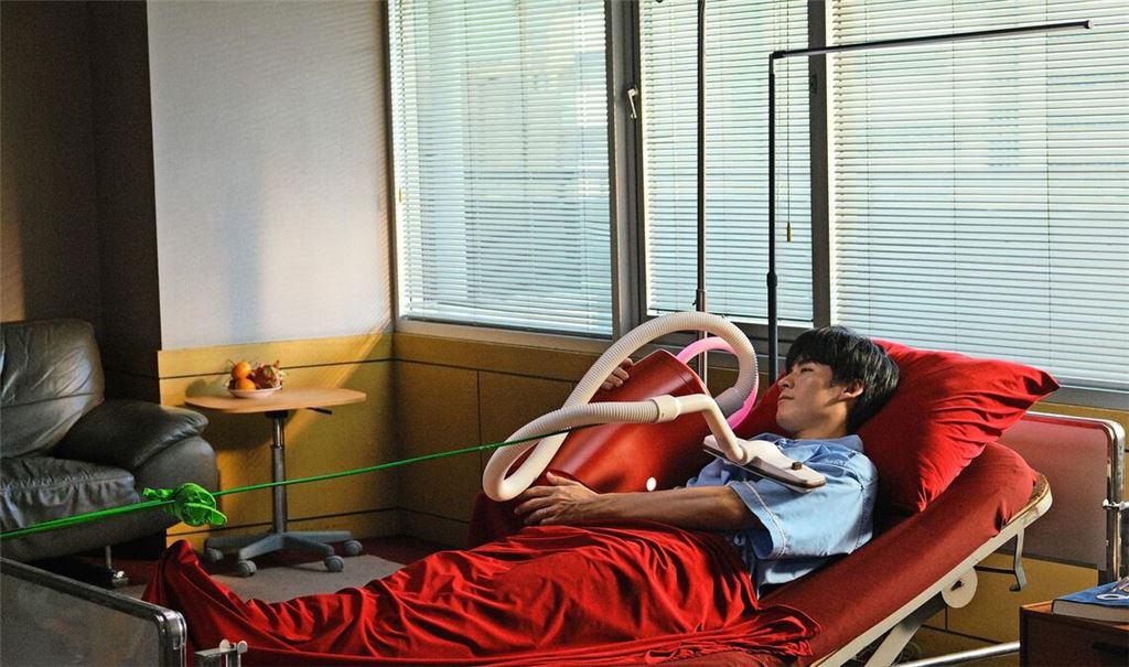 March (Wisarut Himmarat) hält an seinem Glück fest.