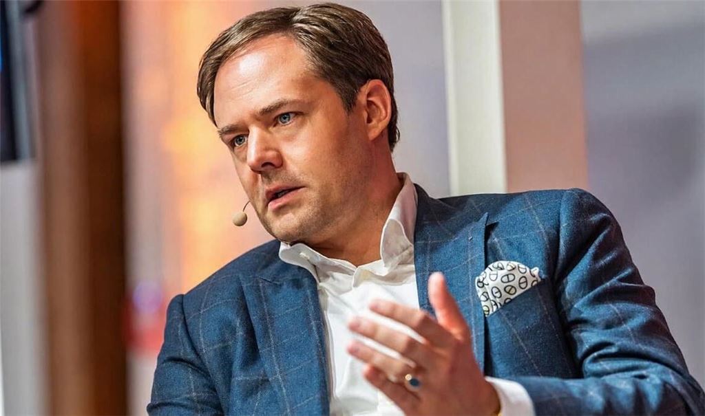 Marco Henry V. Neumueller, Lehrbeauftragter der Universität Hohenheim und Experte für das Management in Familienunternehmen