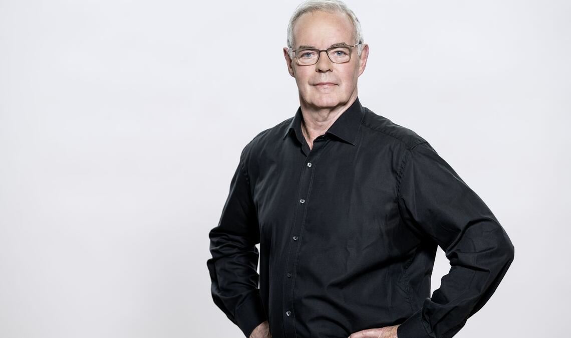 Marcus Creed hat das SWR-Vokalensemble im Mozartsaal dirigiert.