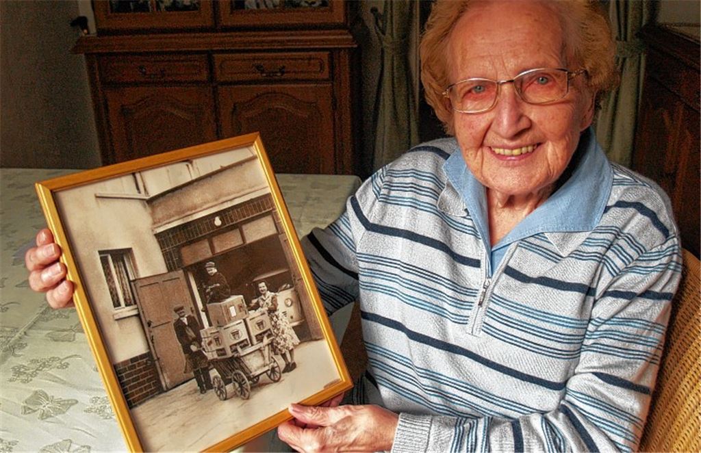 Marie Schrammel erinnert sich an die Anfänge ihres Geschäfts. Foto: Filitz