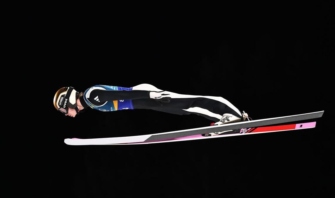 Marius Lindvik gewann Silber im Mixed-Team und sprach danach auch über Philipp Raimund.