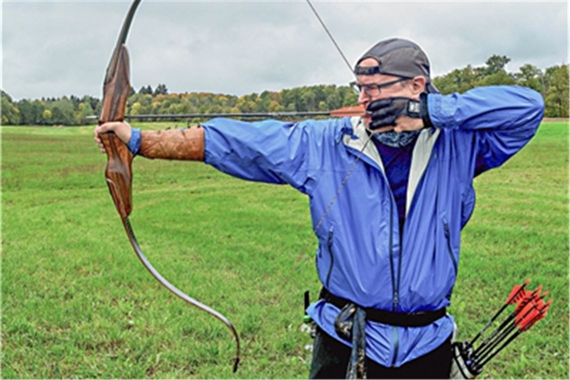 Markus Raimann zielt Fotos: Stahlfeld