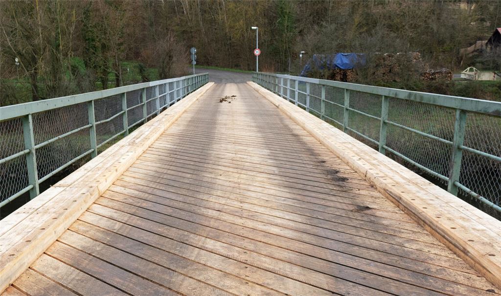 Marode: die Enzbrücke in Mühlhausen, erbaut in den 1930er Jahren. Foto: Archiv
