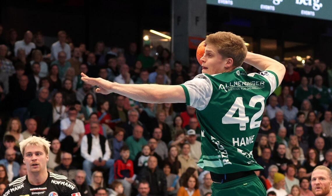 Martin Hanne zieht ab.