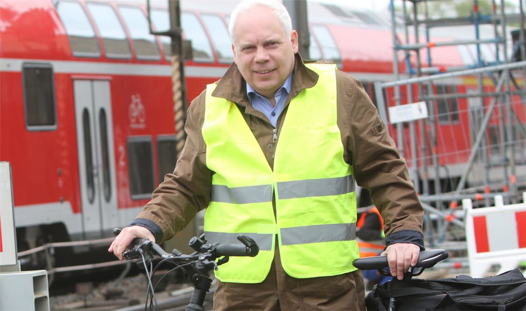Matthias Lieb: „Zukünftig wird es Direktverbindungen per Bahn von Maulbronn über Mühlacker nach Pforzheim geben, mit kurzen Fahrzeiten und dichten Takten. Davon profitieren Einwohner und Besucher Maulbronns, aber auch von Ötisheim.“ Foto: Archiv
