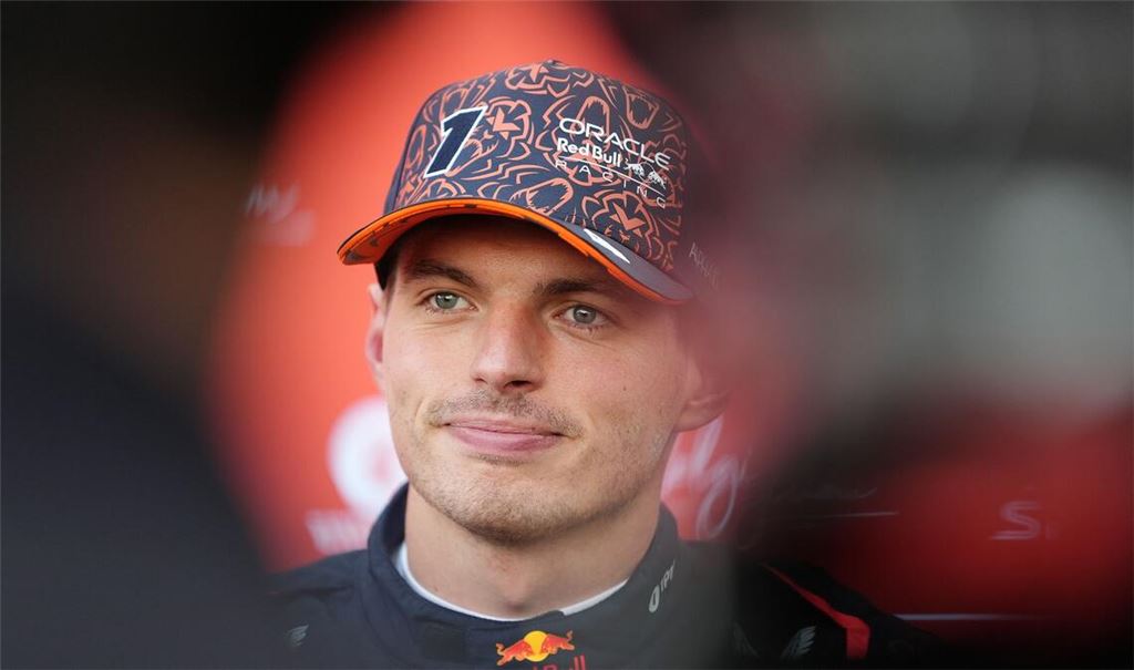 Max Verstappen fährt auch 2026 für Red Bull.