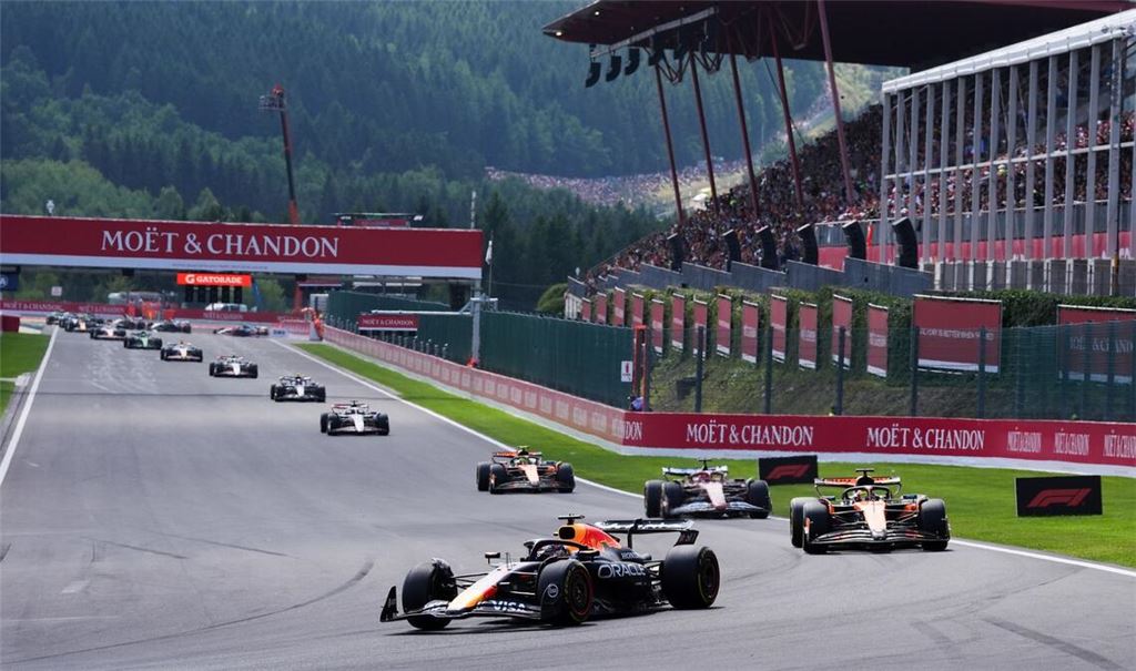 Max Verstappen hängte die Konkurrenz im Sprint ab.