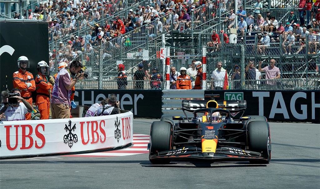 Max Verstappen hat sich in Monaco die Pole Position geholt.