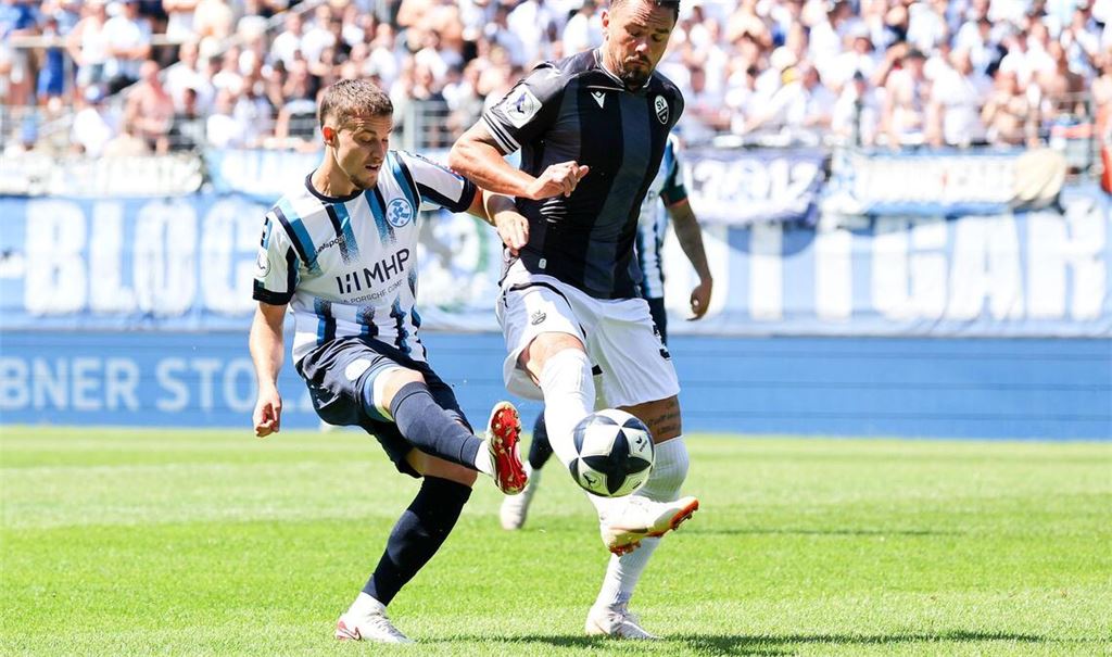 Maximilian Zaiser (li.) ist wieder schmerzfrei und wird in Alzenau aller Voraussicht nach wieder auf der Sechser-Position von Beginn an spielen.