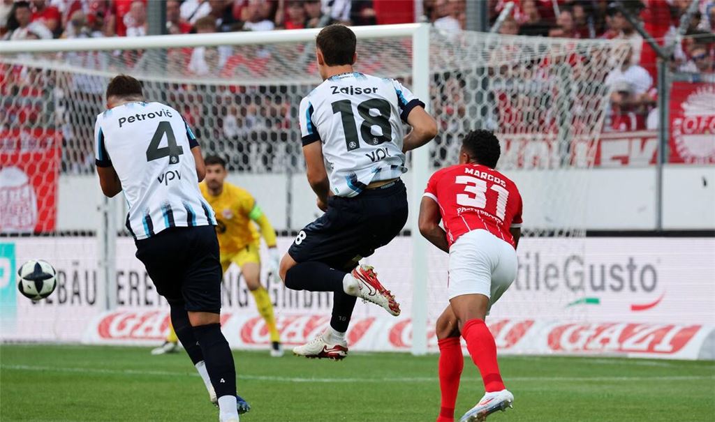 Maximilian Zaiser trifft gegen den OFC zum 1:0, wenig später musste der Mittelfeldstratege verletzt raus.