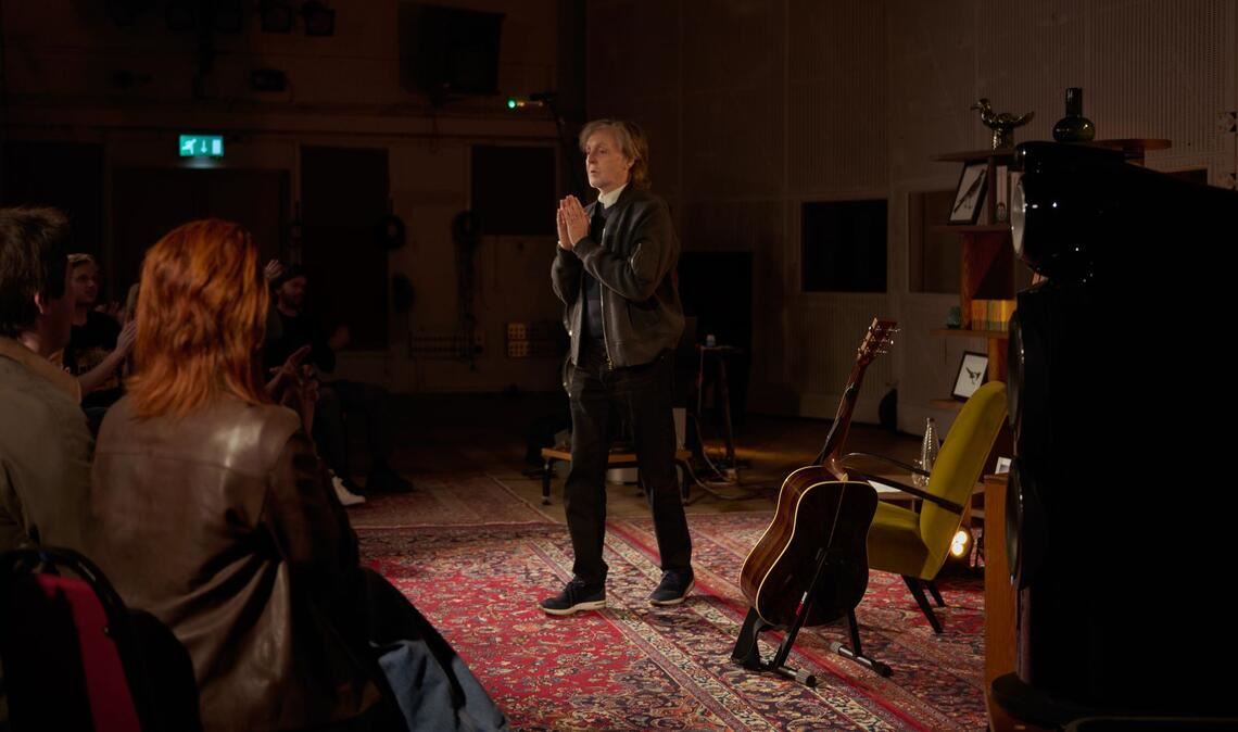 McCartney bei der Präsentation in den Abbey Road Studios.