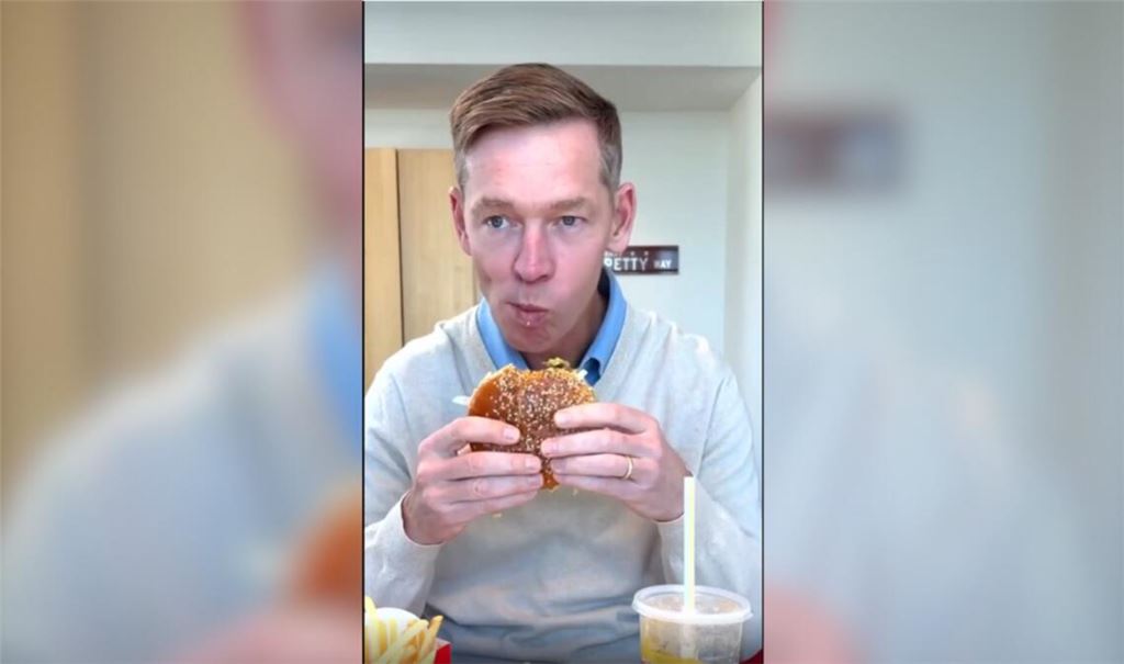 McDonalds-Chef Chris Kempczinski sorgt mit einem viralen Video für Häme.