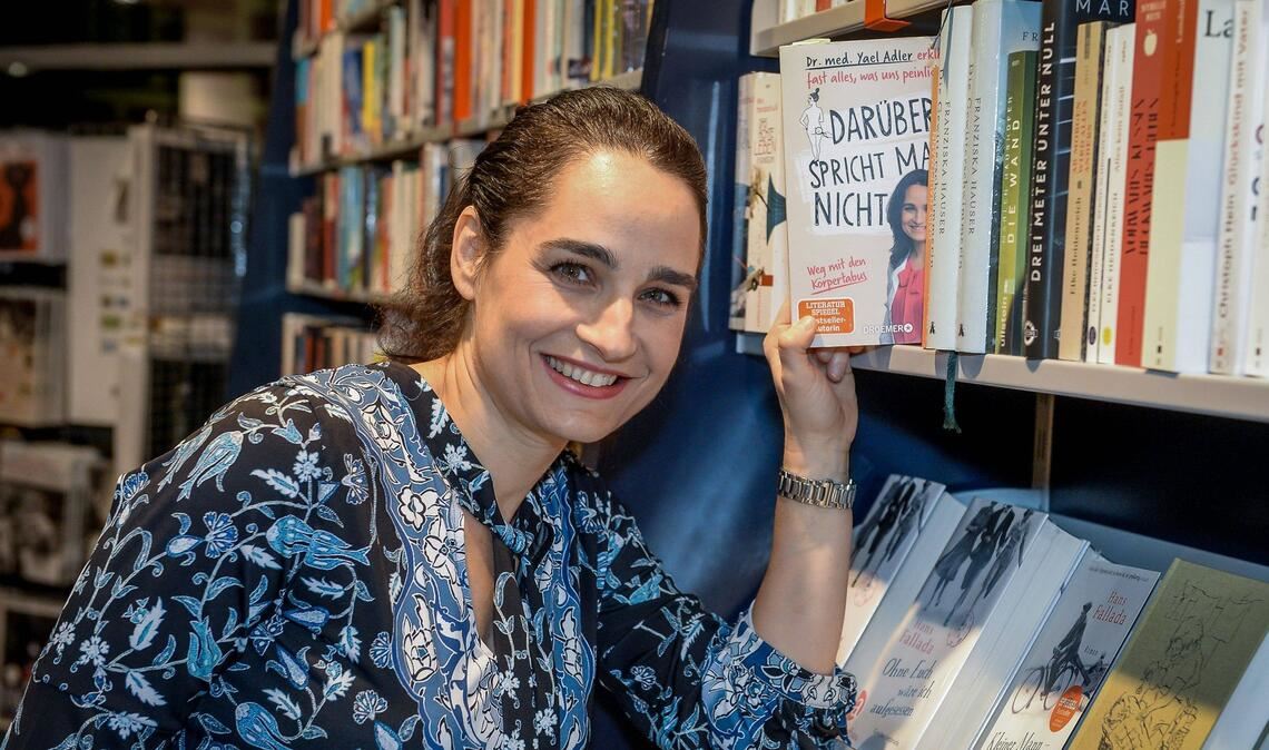 Medizinerin Yael Adler schreibt Bücher über Hautprobleme und Körperteile.