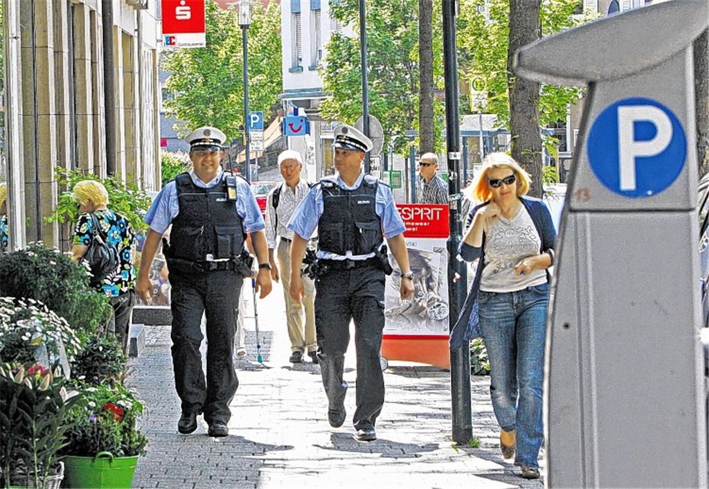 Mehr Polizisten auf die Straße – ein Ziel der Polizeireform. Archivfoto Disselhoff