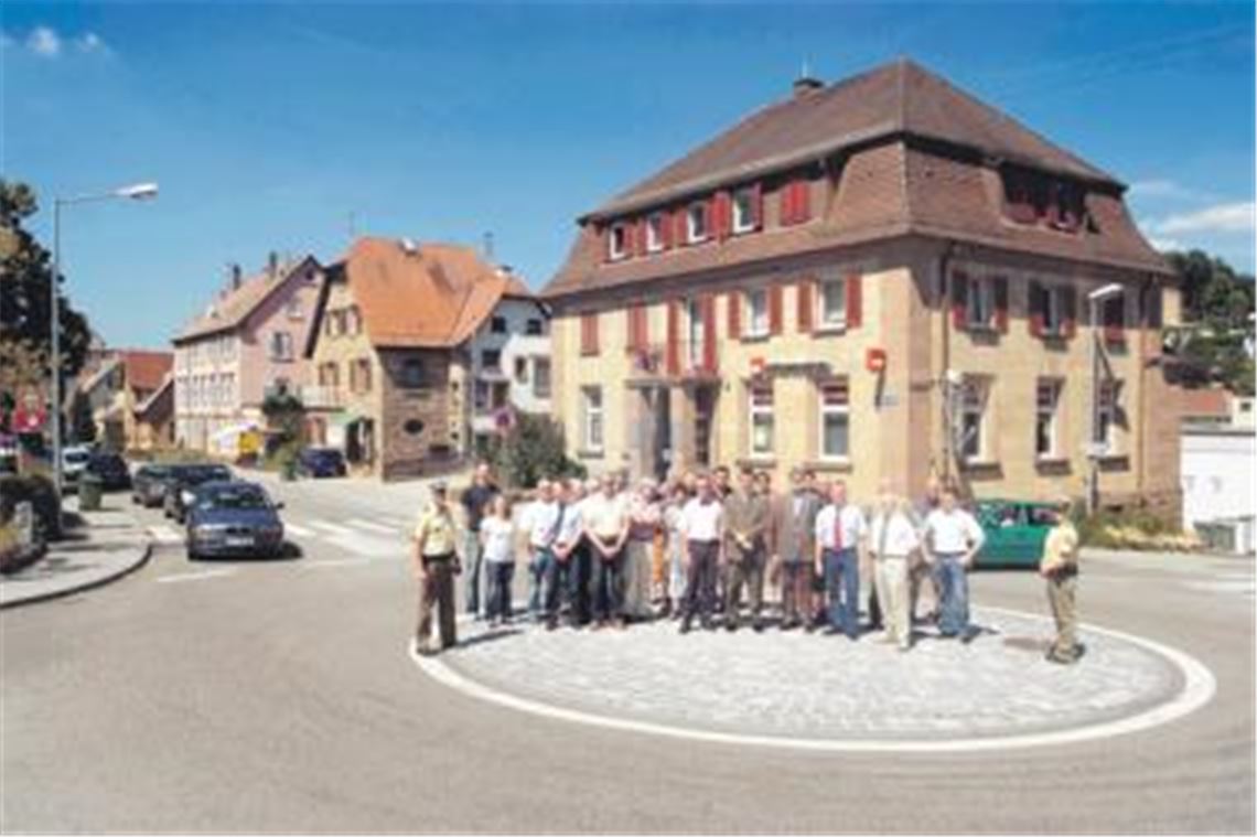 Mehr Sicherheit und ein besserer Verkehrsfluss sind ein wesentlicher Aspekt der Umbaumaßnahmen in der Ortsdurchfahrt. 
Foto: Fotomoment