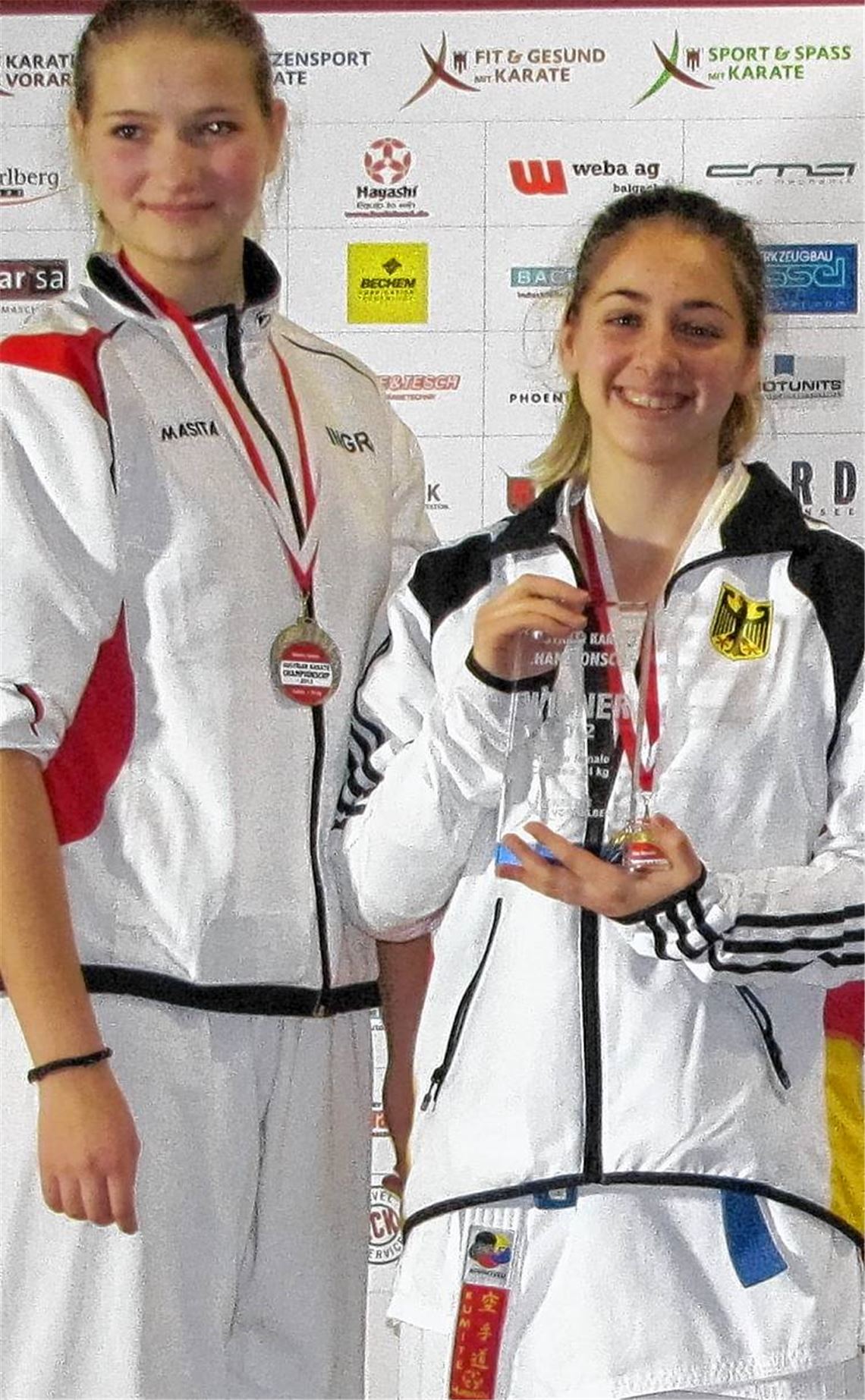 Mehr als 20 Zentimeter kleiner als ihre Finalgegnerin und dennoch die strahlende Siegerin: Anna Miggos (re.). Foto: privat