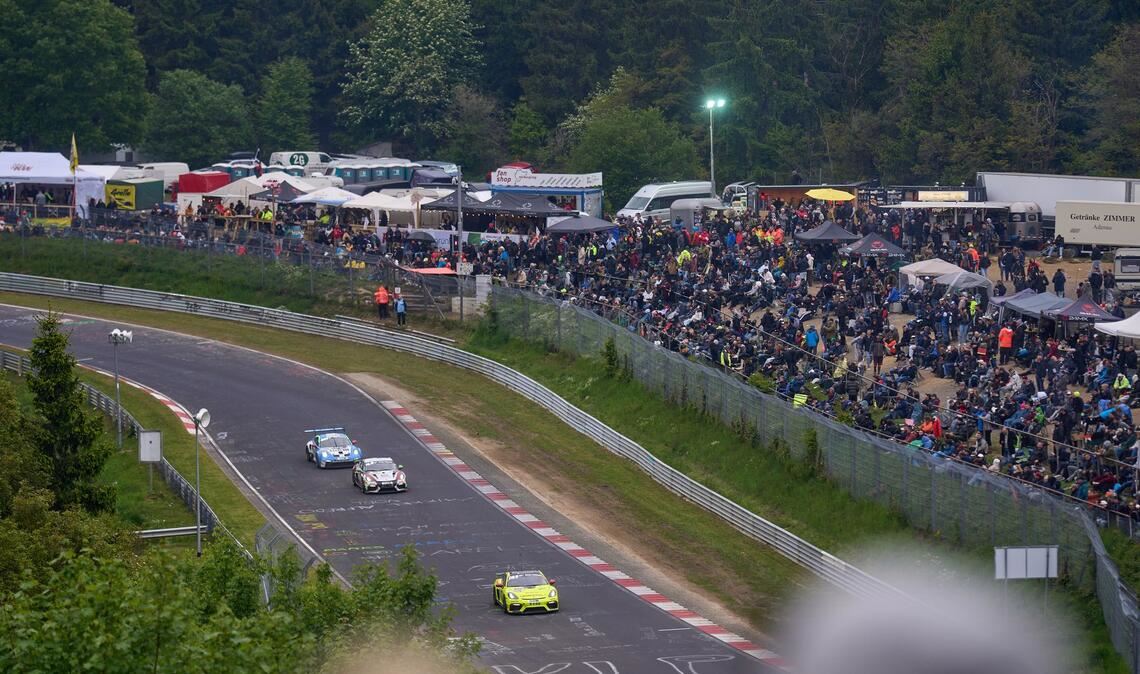 Mehr als 320.000 Zuschauer strömten zum 24-Stunden-Rennen.
