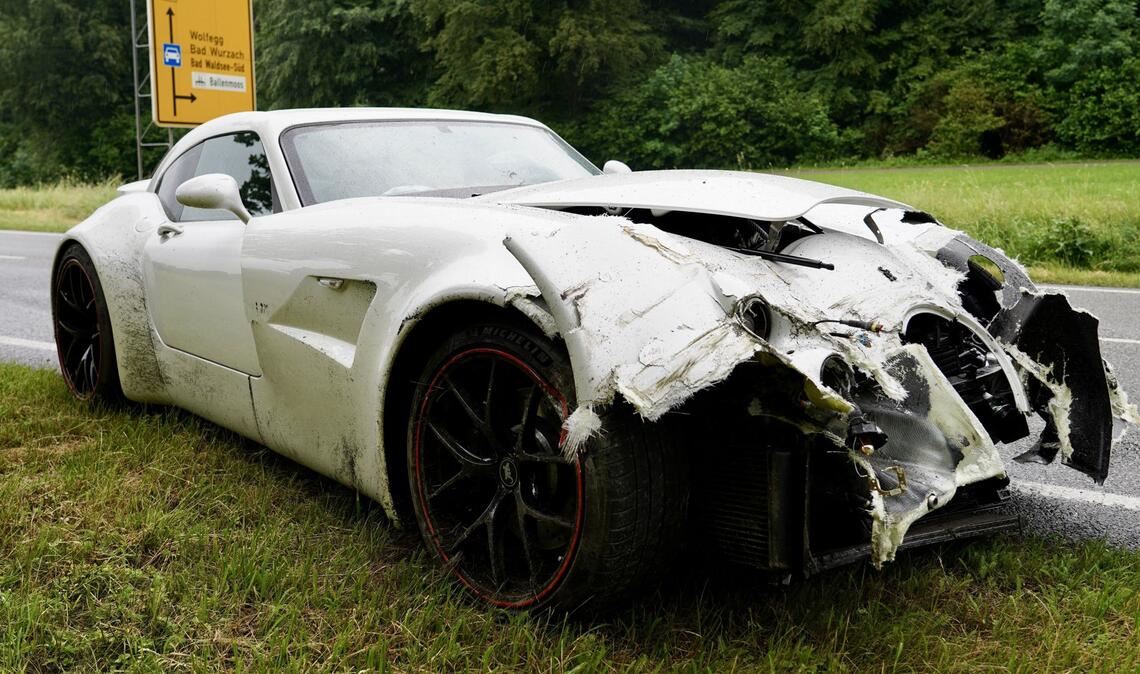 Mehr als 500 PS stark: Ein seltenes Sammlermodell ist bei einem Unfall beschädigt worden.