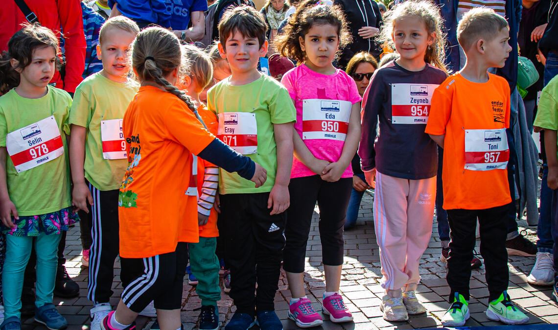 Mehr als die Hälfte aller angemeldeten Starterinnen und Starter beim Mahle-Lauf an diesem Samstag sind Kinder und Jugendliche.