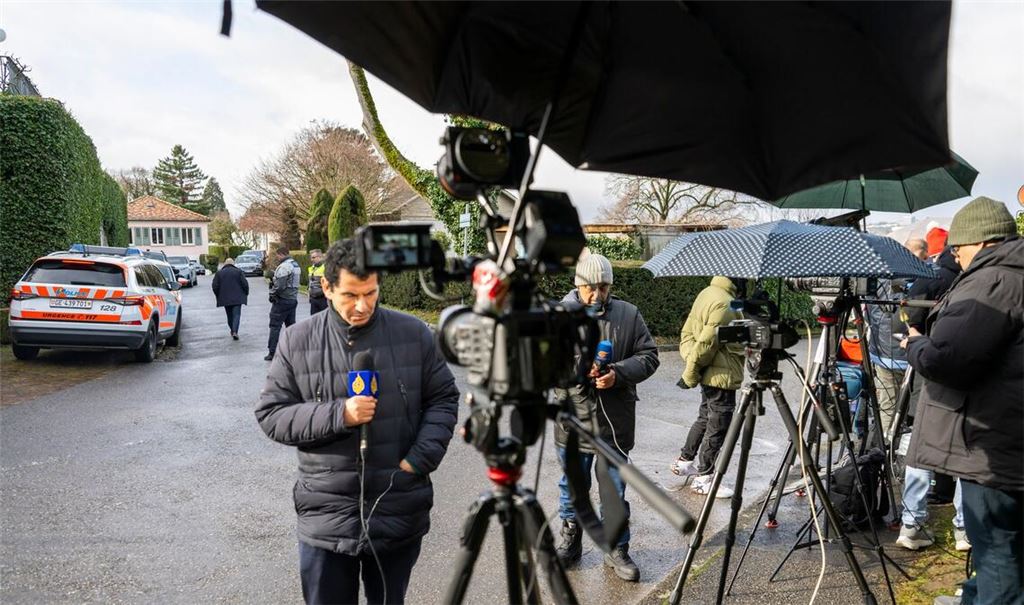 Mehr als drei Stunden verhandeln Vertreter aus Washington und Teheran.