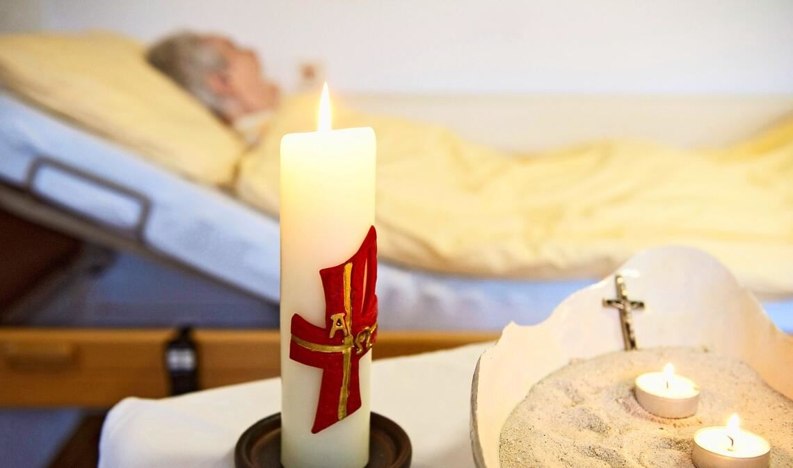 Mehrere Abgeordnete wollen einen neuen Anlauf für eine Regelung des assistierten Suizids unternehmen (Symbolfoto).